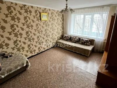 2-комнатная квартира · 49.2 м² · 3/6 этаж · помесячно, мкр 8, Мкр 8, ул. Братьев Жубановых 288/1 — Напротив заправки Гелиос рядом ДВД за 130 000 〒 в Актобе, мкр 8