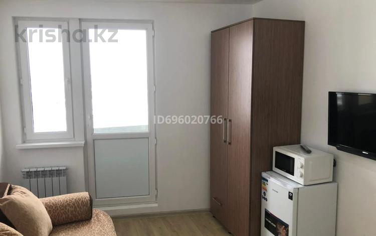 1-комнатная квартира, 17 м², 7/9 этаж помесячно, Райымбек Батыр 277