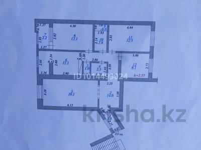 4-бөлмелі пәтер · 88.1 м² · 4/5 қабат, 13-ш/а. 2 (вставка), бағасы: 28 млн ₸ в Актау, 13-й мкр