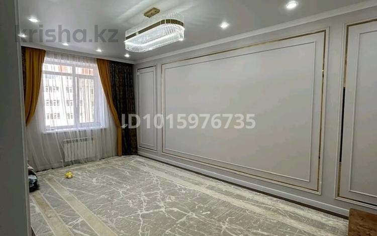 3-комнатная квартира · 101.4 м² · 3/5 этаж, мкр. Алтын орда 349 — Газиза Жубанова Мангилик ел за 45 млн ₸ в Актобе — фото 2