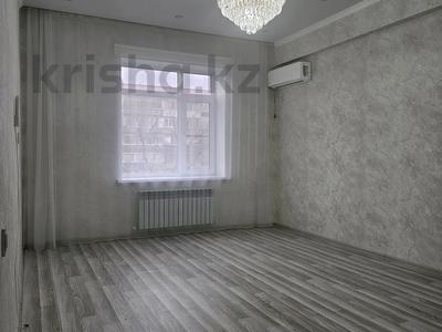 1-комнатная квартира · 49 м² · 2/10 этаж, Абулхаир Хана — Детская больница за 22 млн 〒 в Уральске