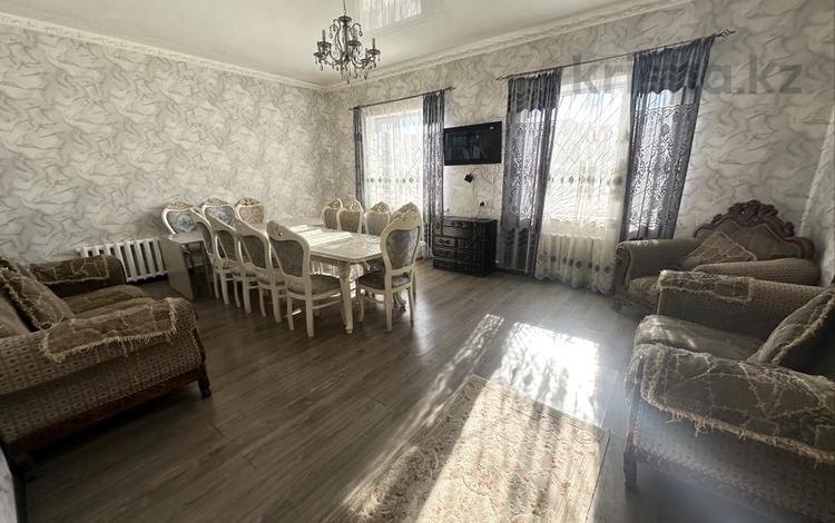 Отдельный дом · 5 комнат · 212 м² · 3 сот., Поспелова за 75 млн 〒 в Караганде, Казыбек би р-н — фото 2