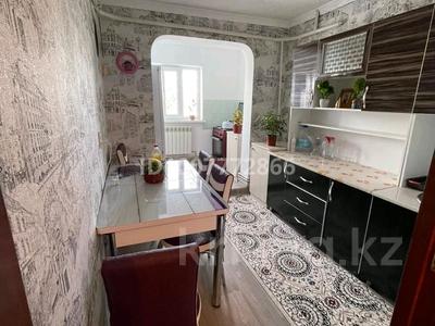 3-бөлмелі пәтер · 85 м² · 1/5 қабат, Сураншы батыр 36 — Магазина и кажедуба улица рядом, бағасы: 28 млн 〒 в Аксукенте