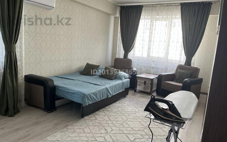 1-комнатная квартира · 40 м² · 10/13 этаж, Навои 210/2 — Навои-Торайгырова за 18 000 ₸ в Алматы, Бостандыкский р-н — фото 2