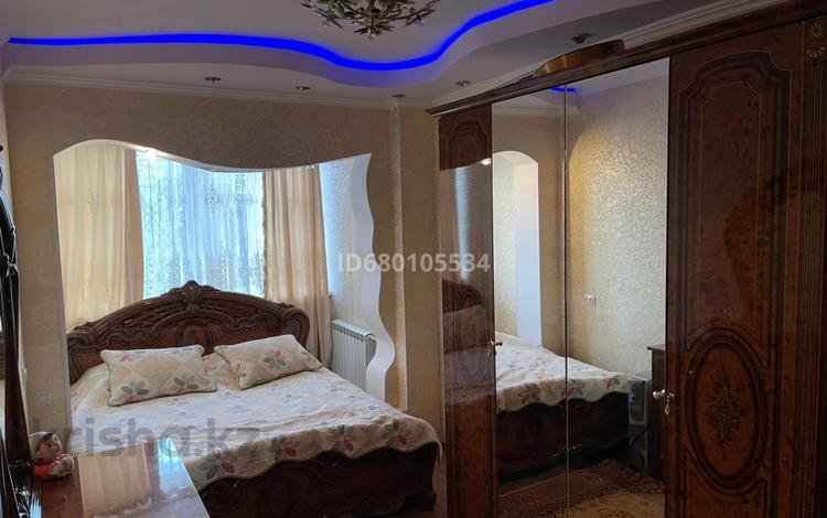 3-комнатная квартира, 65 м², 2/4 этаж, Сатпаева 16 — Гидро за 18 млн 〒 в Таразе — фото 2