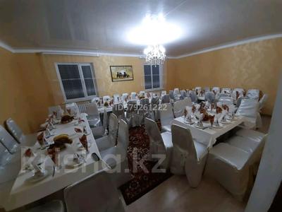 Продажа домов и дачи в Акмолинской обл.: Отдельный дом · 4 комнаты · 176 м² · 10 сот., Габидена Мустафин 39 — Біржан Сал за 29 млн 〒 Отдельный дом · 4 комнаты · 176 м² · 10 сот., Габидена Мустафин 39 — Біржан Сал за 29 млн 〒 в Тайтобе