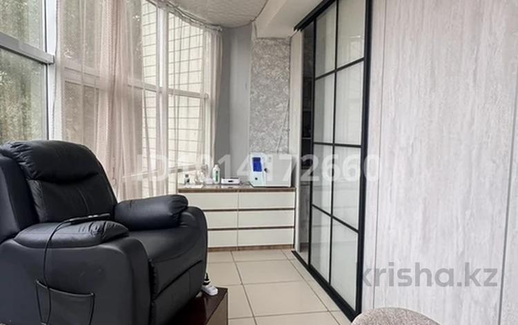 Офисы, салоны красоты, кабинеты и рабочие места · 12 м² за 150 000 ₸ в Алматы, Медеуский р-н — фото 5