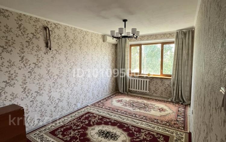 3-бөлмелі пәтер · 64 м² · 5/9 қабат, мкр Строитель 29 — гипермаркет алтындар, бағасы: 23.4 млн ₸ в Уральске — фото 2