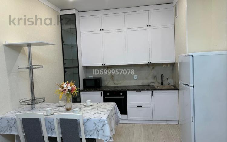 2-комнатная квартира · 56 м² · 8/14 этаж, Сарайшык 5 за 15 000 〒 в Астане, Есильский р-н — фото 2