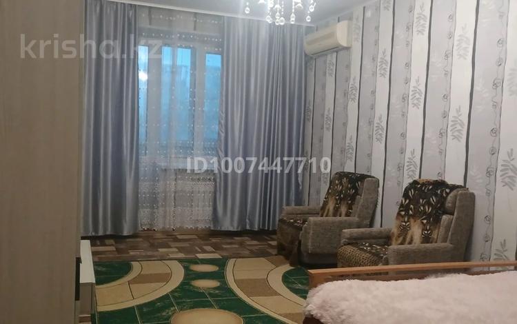 1-бөлмелі пәтер · 56 м² · 3/5 қабат, мкр Строитель 16/2, бағасы: 125 000 ₸ в Уральске — фото 2