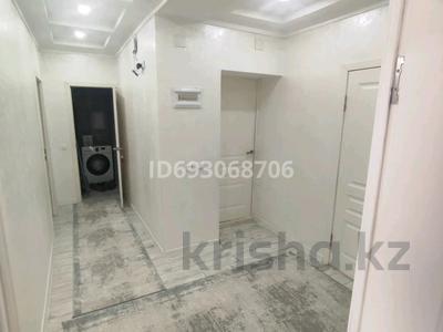 3-комнатная квартира, 80 м², 3/4 этаж, 4 микр 33 за 21.5 млн 〒 в Жанаозен