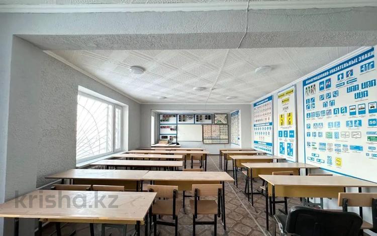 Свободное назначение · 90 м² за 250 000 〒 в Караганде, Алихана Бокейханова р-н — фото 2