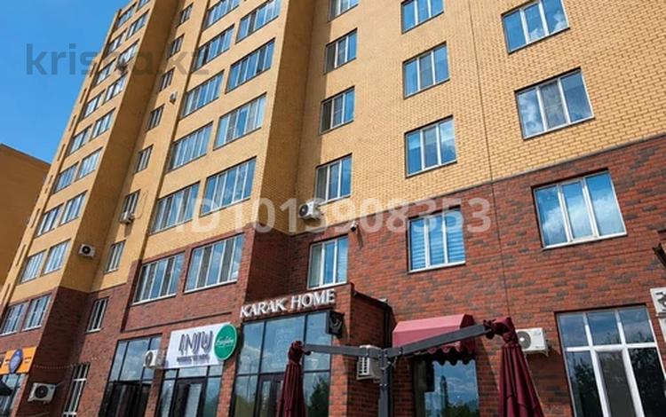 Свободное назначение, кабинеты и рабочие места · 55 м² за 600 000 ₸ в Караганде, Казыбек би р-н — фото 2