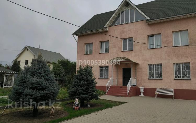 Часть дома · 2 комнаты · 150 м² · 15 сот., мкр Акжар, Мкр Акжар улКелембетова дом — Келембетова- Абдыкалыкова за 400 000 ₸ в Алматы, Наурызбайский р-н — фото 2