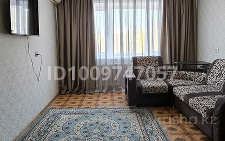 2-бөлмелі пәтер · 47 м² · 3/5 қабат, мкр 8 281, бағасы: 12 000 ₸ в Актобе — фото 2