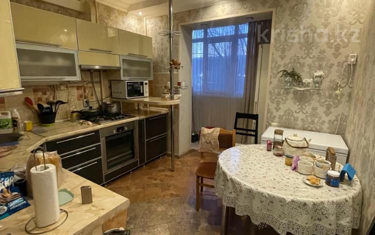 3-комнатная квартира · 72 м² · 3/3 этаж, мкр 8, Братья Жубановых 304 за 20.7 млн ₸ в Актобе — фото 2