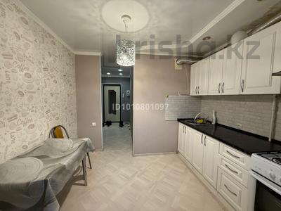 1 бөлме · 20 м² · 2/5 қабат, 2 ш/а., бағасы: 39 000 ₸ в Актобе, мкр 8