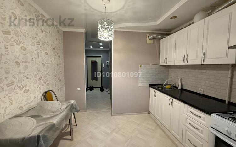 1 бөлме · 20 м² · 2/5 қабат, 2 ш/а., бағасы: 39 000 ₸ в Актобе, мкр 8 — фото 2