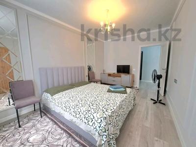 1-комнатная квартира, 45 м², 2/13 этаж по часам, Назарбаева 28а к 2 — Метро на Райымбека за 2 500 〒 в Алматы, Медеуский р-н