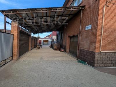 Отдельный дом · 9 комнат · 525.5 м² · 10 сот., Береке 18 за 150 млн 〒 в Уральске
