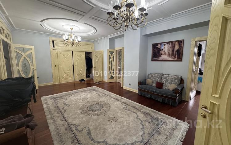 3-комнатная квартира · 162 м² · 8/10 этаж, ул. Панфилова 84 за 80 млн ₸ в Семее, Красный Кордон — фото 2