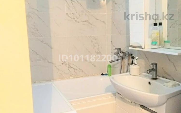 3-комнатная квартира · 58 м² · 1/5 этаж, Старый город, 8март 10 за 14 млн ₸ в Актобе — фото 2