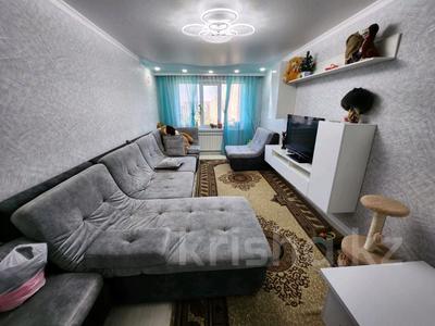 2-комнатная квартира, 54 м², 8/10 этаж, 70 квартал 2 — Казахстан магазин за 11 млн 〒 в Темиртау