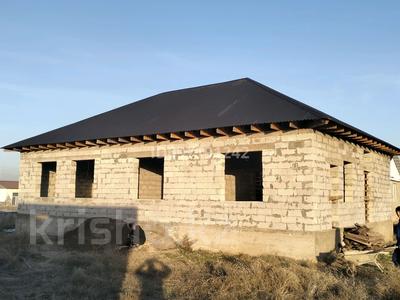 Отдельный дом · 6 комнат · 150 м² · 5 сот., Сауыншы — Находится возле села Енбекши.Вдоль трассы Алматы-Бишкек за 12 млн 〒