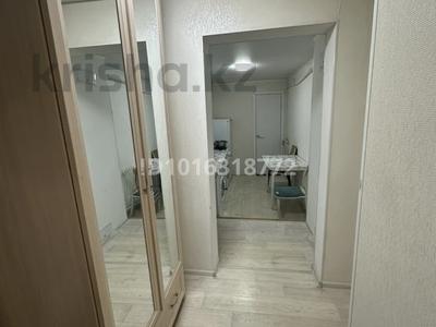 1-комнатная квартира · 18 м², мкр Михайловка 46 за 80 000 ₸ в Караганде, Казыбек би р-н