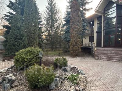 Отдельный дом · 5 комнат · 350 м² · 40 сот., мкр Горный Гигант — Жамакаева за 2.7 млн 〒 в Алматы, Медеуский р-н
