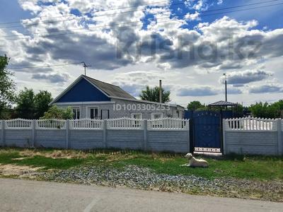 Продажа домов и дачи в Павлодарской обл.: Отдельный дом · 2 комнаты · 56 м² · 30 сот., Достык — Мечеть ,начальная школа за 8 млн 〒 Отдельный дом · 2 комнаты · 56 м² · 30 сот., Достык — Мечеть ,начальная школа за 8 млн 〒 в