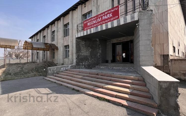 Свободное назначение, офисы, магазины и бутики, общепит, салоны красоты, медцентры и аптеки, образование, развлечения · 3300 м² за 330 млн 〒 в Шелек — фото 2