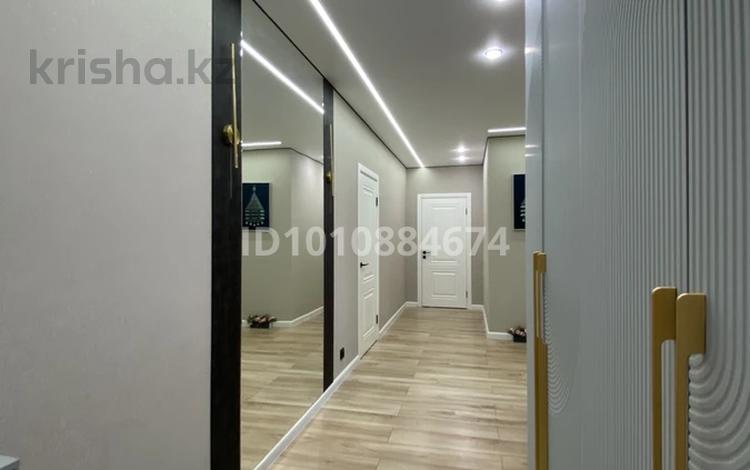 3-комнатная квартира · 96 м² · 9/9 этаж, мкр. Алтын орда, алтын орда 11т/1 — алтын орда халел досмухамедулы за 40 млн ₸ в Актобе — фото 2
