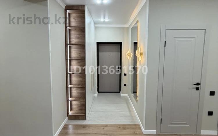 2-бөлмелі пәтер · 95 м² · 3/9 қабат, мкр. Алтын орда 352, бағасы: 32.5 млн ₸ в Актобе — фото 2