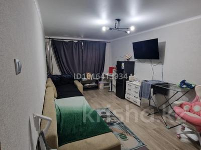 1-комнатная квартира · 30 м² · 1/5 этаж, мкр 8, Гришина за 120 000 ₸ в Актобе