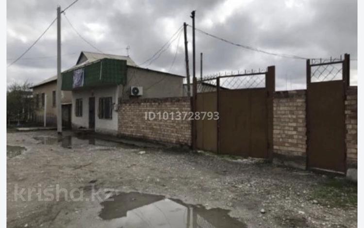 Отдельный дом · 12 комнат · 150 м² · 10 сот., Дулыға батыра 29 — Алтынбұлақ базардың қасы,Қазына супермаркет,Ерден магазиннің жанында,Мост кафе за 19 млн ₸ в Туркестане — фото 2