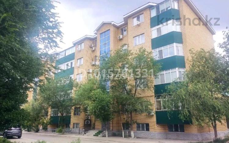2-бөлмелі пәтер · 63 м² · 4/5 қабат, Шамина 30А, бағасы: 250 000 ₸ в Атырау, мкр Жилгородок — фото 2