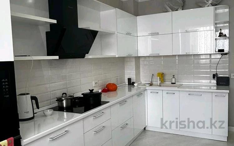 4-бөлмелі пәтер, 145 м², 4/9 қабат, Темирбека Жургенова 18/1, бағасы: 62 млн 〒 в Астане, Алматы р-н — фото 2