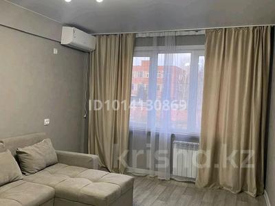 1-бөлмелі пәтер · 35 м² · 3/5 қабат, Новаторов 19, бағасы: 15 000 ₸ в Усть-Каменогорске, Ульбинский
