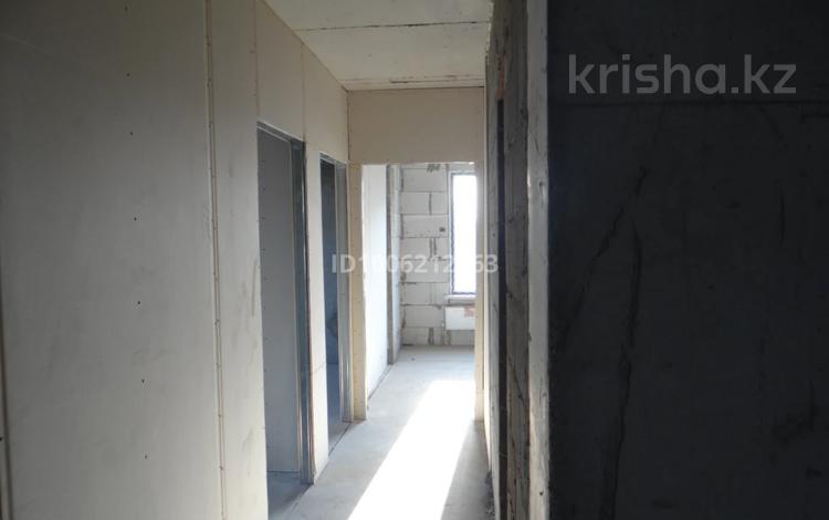 3-бөлмелі пәтер · 70 м² · 5/16 қабат, Ауэзова 2/4, бағасы: 43.5 млн ₸ в Алматы, Алмалинский р-н — фото 3