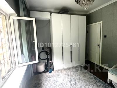 2-комнатная квартира · 52 м² · 1/5 этаж, мкр Алатау 47 — 8 микрорайон 47 дом рядом с 43 школой улицр Братская также рядом за 21 млн ₸ в Таразе