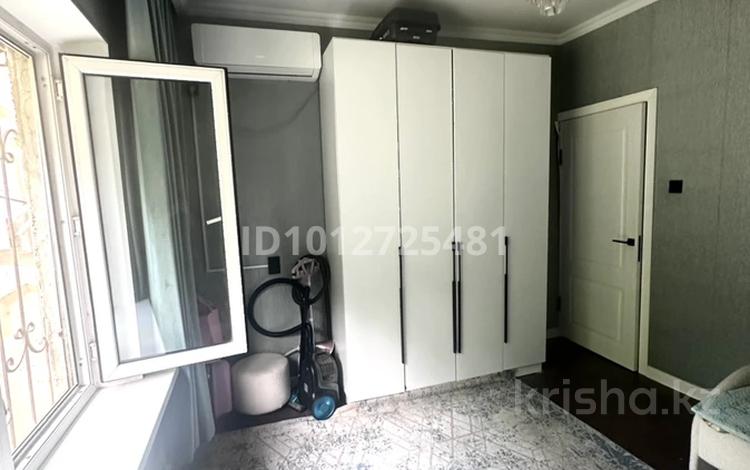 2-комнатная квартира · 52 м² · 1/5 этаж, мкр Алатау 47 — 8 микрорайон 47 дом рядом с 43 школой улицр Братская также рядом за 21 млн ₸ в Таразе — фото 2