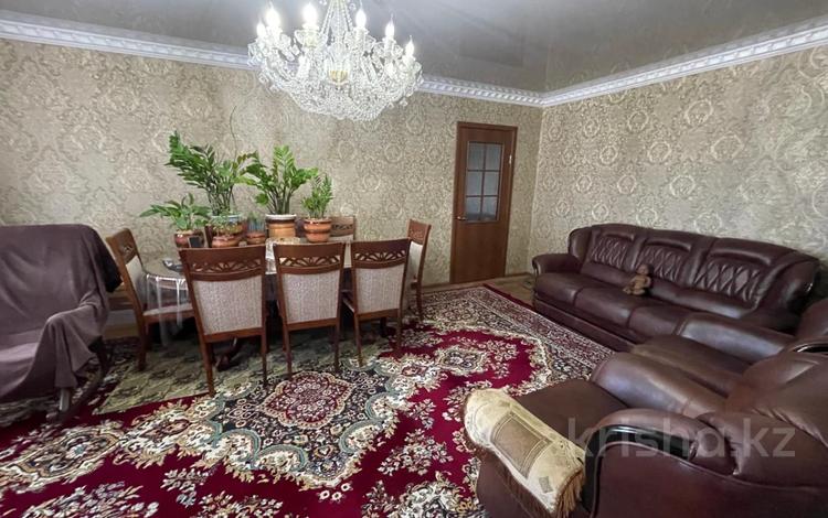 3-комнатная квартира · 69.7 м² · 7/9 этаж, мкр Юго-Восток, Дюсембекова за 24 млн ₸ в Караганде, Казыбек би р-н — фото 2