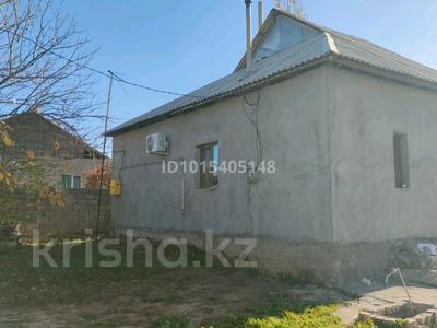 Отдельный дом · 5 комнат · 80 м² · 8 сот., мкр Самал-3, Мкр Самал-3 ул Ерназарова 7 — Алматинская трасса возле дет садика Жас ерке рядом Пионер и Барыс рыно за 32 млн ₸ в Шымкенте, Абайский р-н