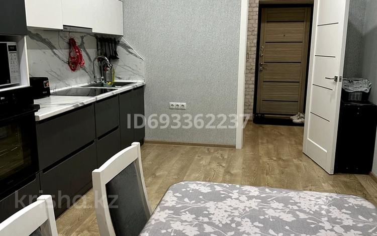 3-комнатная квартира, 74 м², 1/9 этаж, Байзакова 133 за 35 млн 〒 в Павлодаре — фото 2