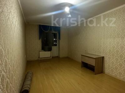 2-бөлмелі пәтер · 70 м² · 2/5 қабат, Алтын орда ш/а., Ораз Татеұлы 2, бағасы: 180 000 ₸ в Актобе, мкр. Алтын орда