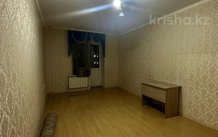2-бөлмелі пәтер · 70 м² · 2/5 қабат, Алтын орда ш/а., Ораз Татеұлы 2, бағасы: 180 000 ₸ в Актобе, мкр. Алтын орда — фото 2