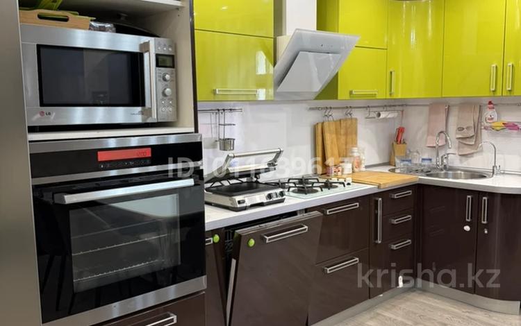 4-комнатная квартира · 120 м² · 3/5 этаж, ихсанова 54 за 55 млн ₸ в Уральске, мкр Школьник — фото 23