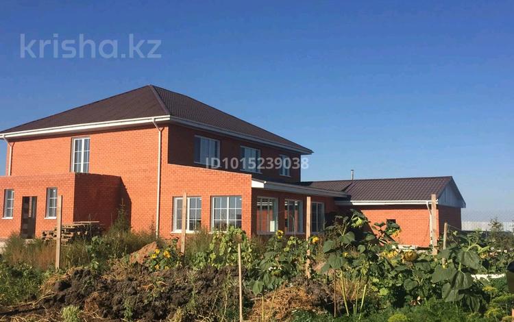 Отдельный дом · 7 комнат · 500 м² · 10 сот., мкр Пригородный за 100 млн ₸ в Астане, Есильский р-н — фото 2