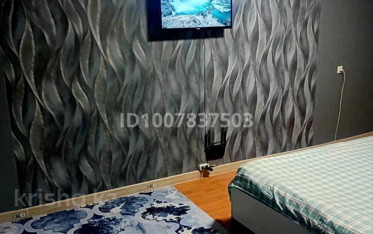 1-комнатная квартира · 40 м² · 1/9 этаж, мкр 4 3/1 за 10 000 ₸ в Уральске — фото 2